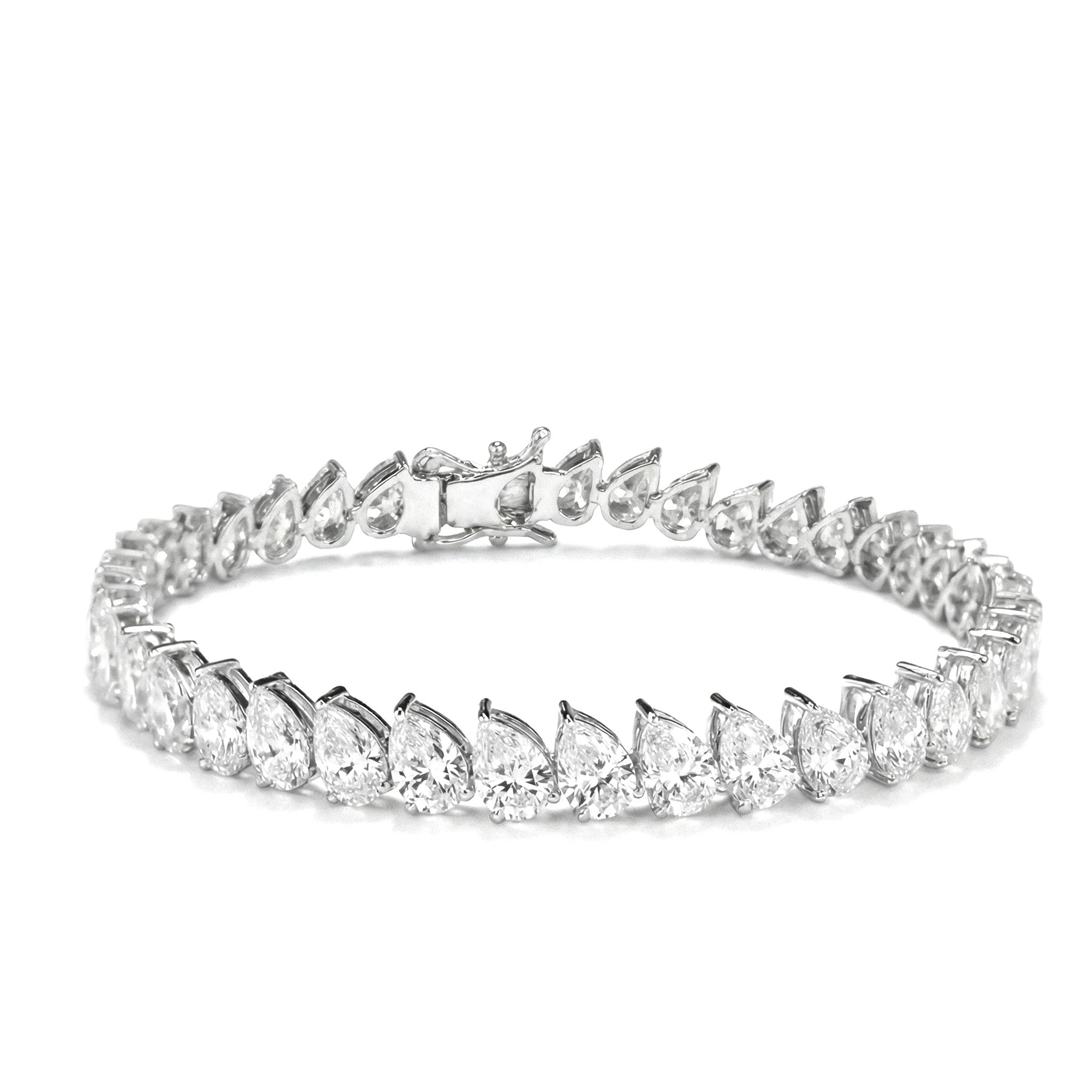 Pear Cross Tennis Bracelet in 18K white gold, lab-grown diamond