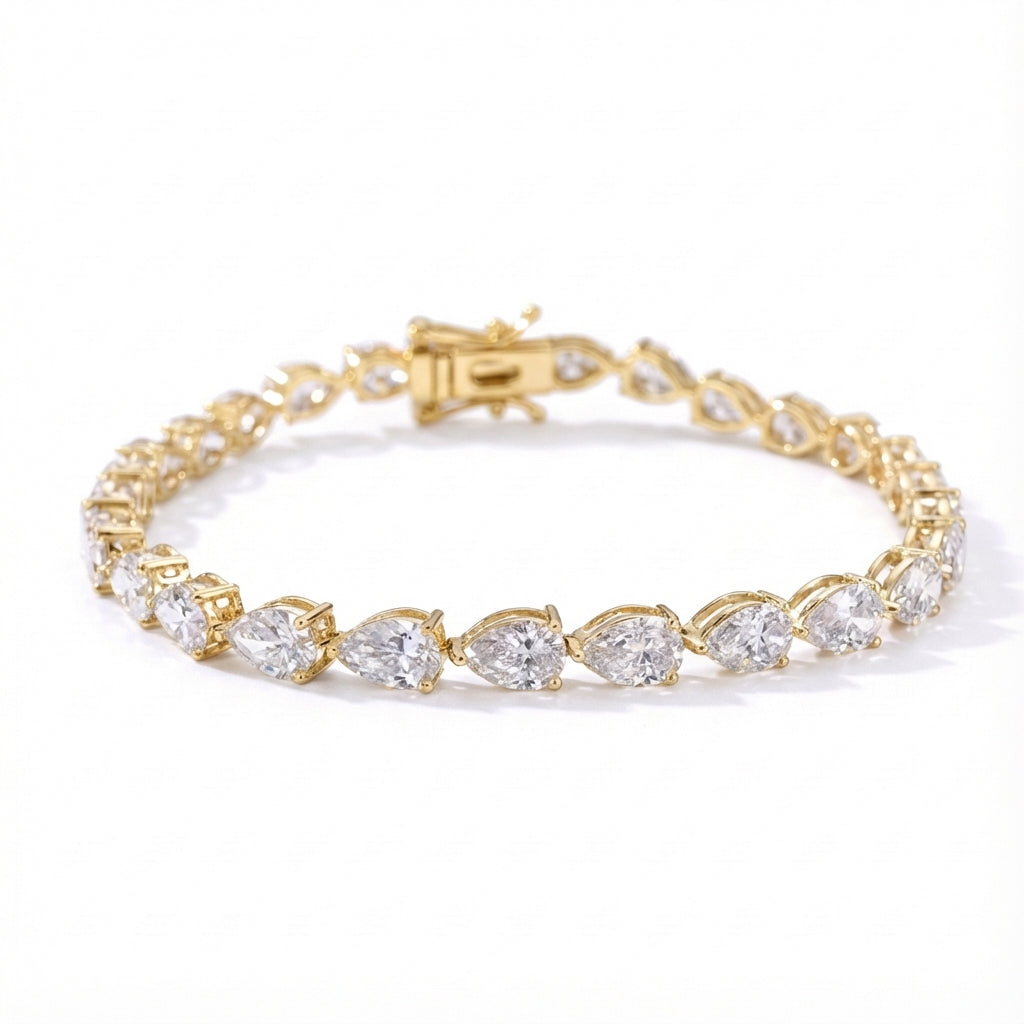 East-West Pear Tennis Bracelet in 18K yellow gold, lab-grown diamond