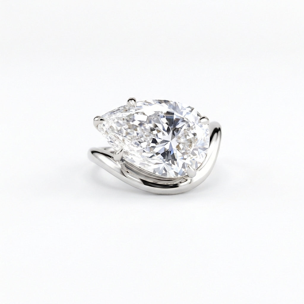 East-West Pear Ring in 18K white gold, lab-grown diamond