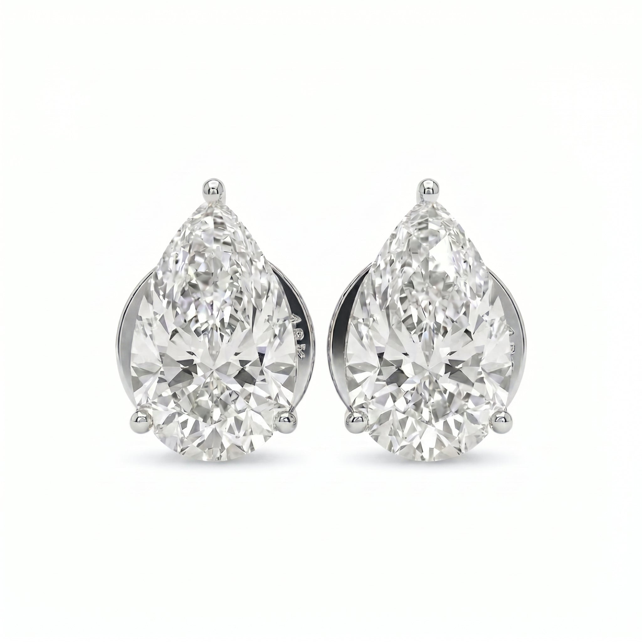 Pear Diamond Stud Earrings in 18K white gold, lab-grown diamond