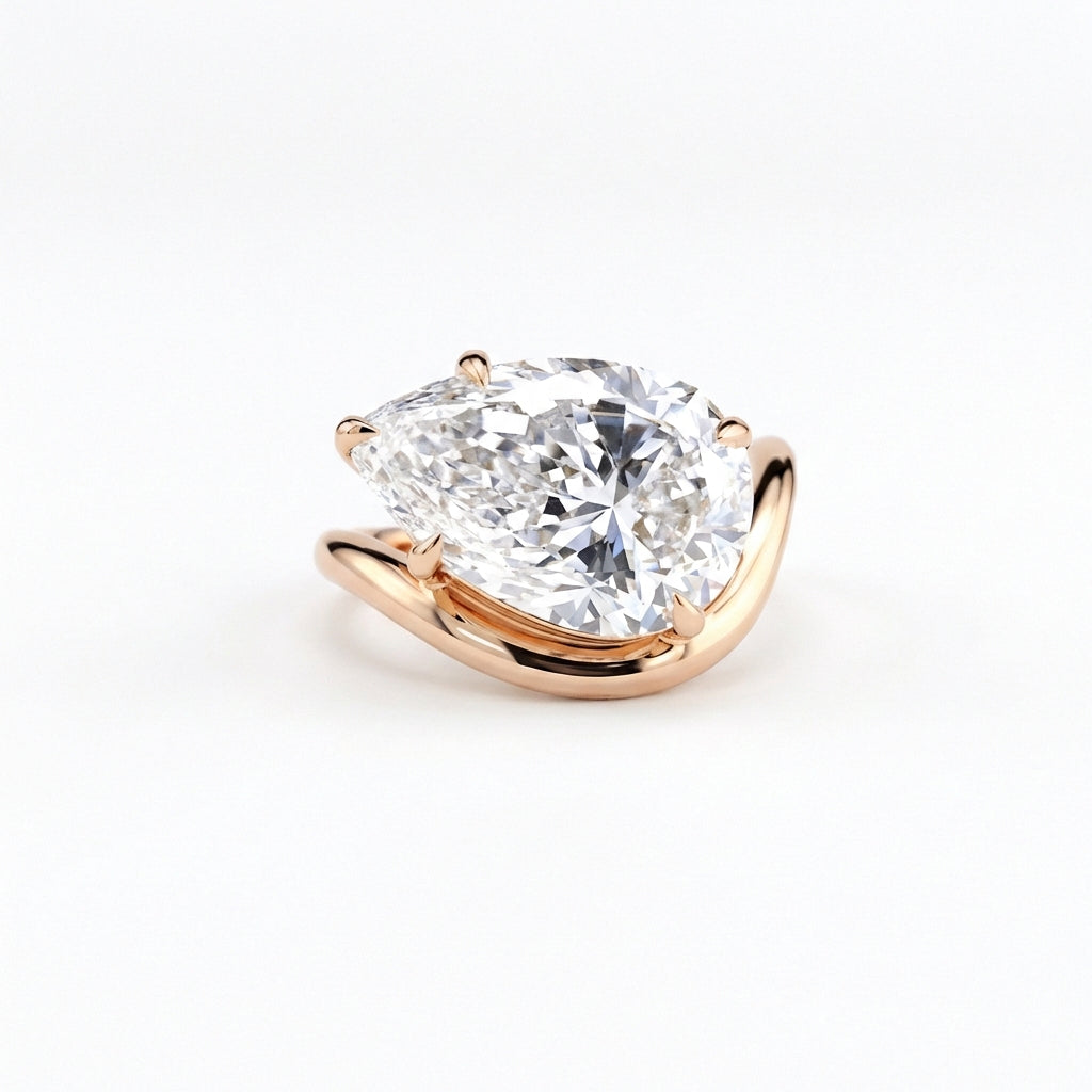 East-West Pear Ring in 18K rose gold, lab-grown diamond