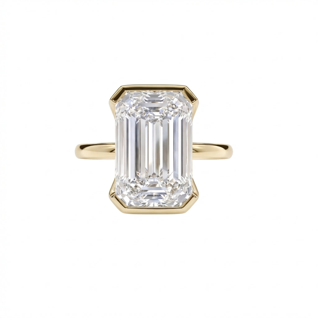 Emerald-Cut Bezel Ring in 18K yellow gold, lab-grown diamond