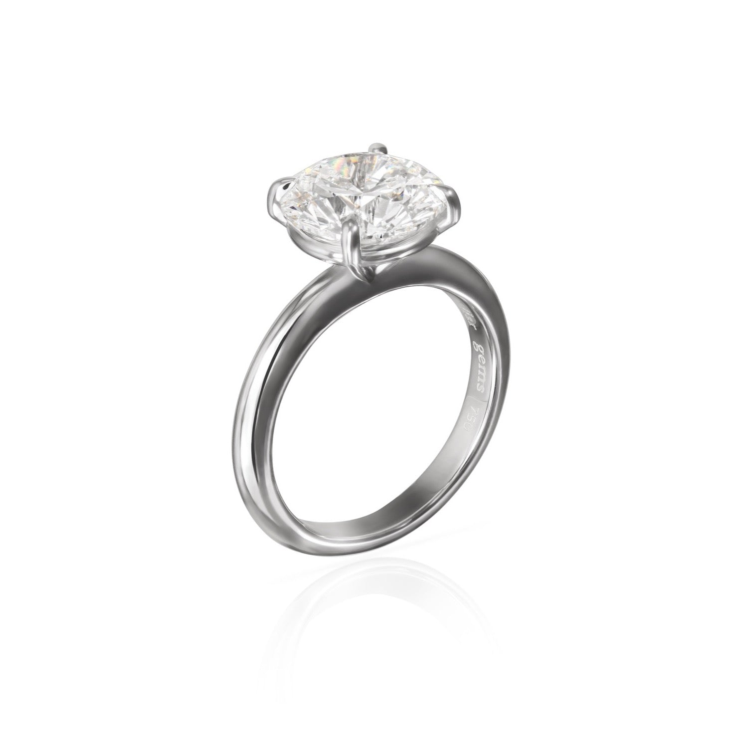 Round brilliant lab-grown diamond solitaire ring in 18K gold